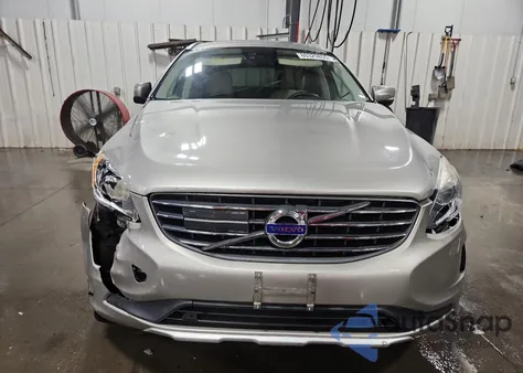 2015 Volvo Xc60 T6 Platinum z USA, uszkodzony, nr VIN YV4902RM5F2641146